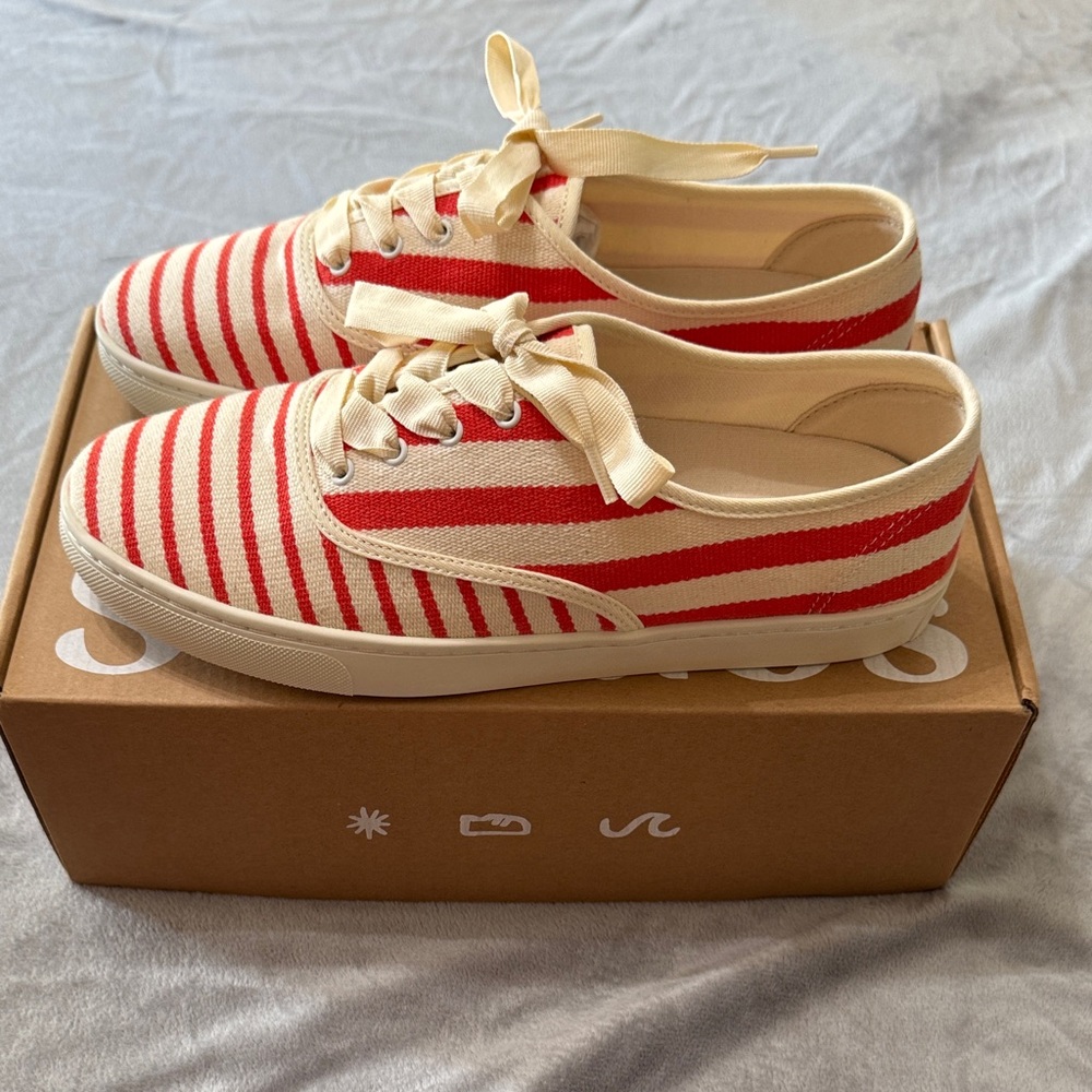 NWT Soludos Marin Stripe Women's 9 1/2 Poppy Red Lace Up Canvas Sneaker Comfy